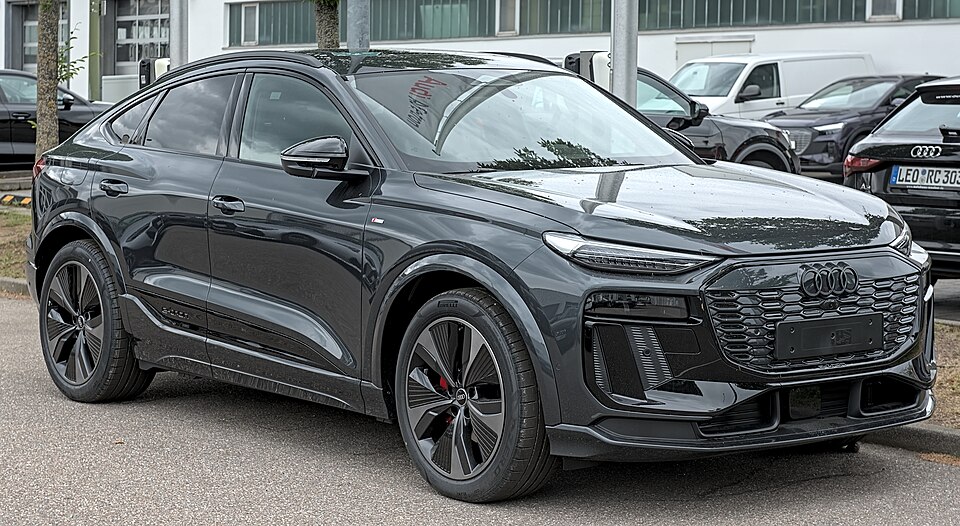 アウディ Q6 Sportback e-tron