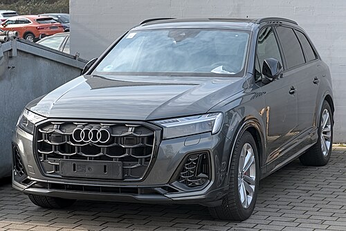 アウディ Q7