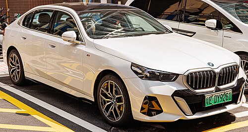 BMW i5 ロング