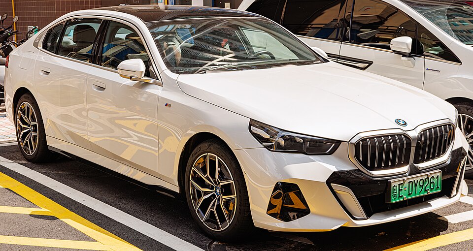 BMW i5 ロング