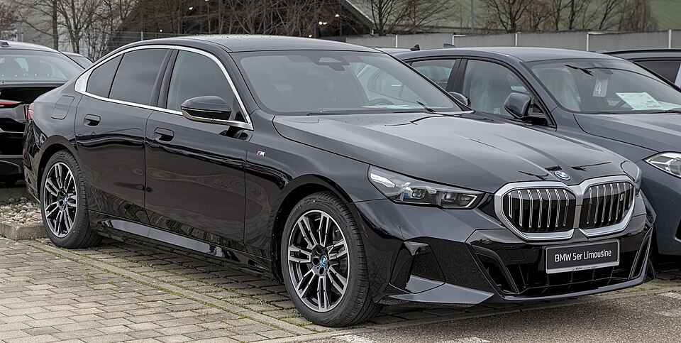 BMW i5 セダン