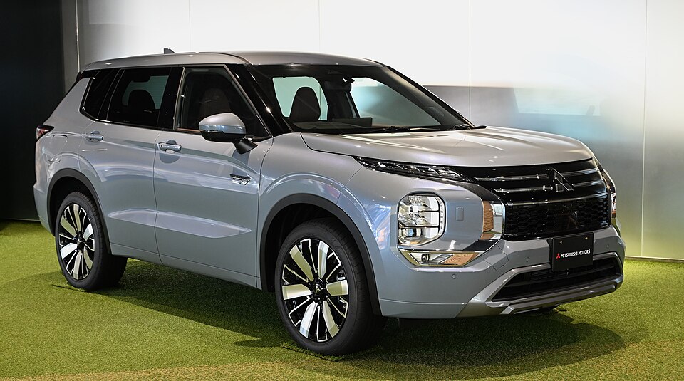 三菱 アウトランダーPHEV