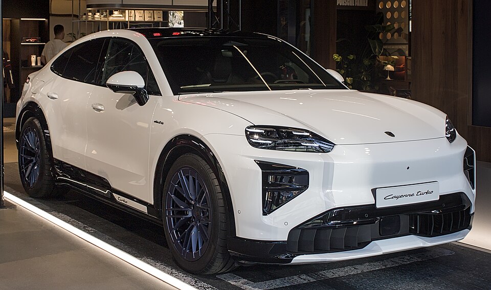ポルシェ カイエン クーペ エレクトリック